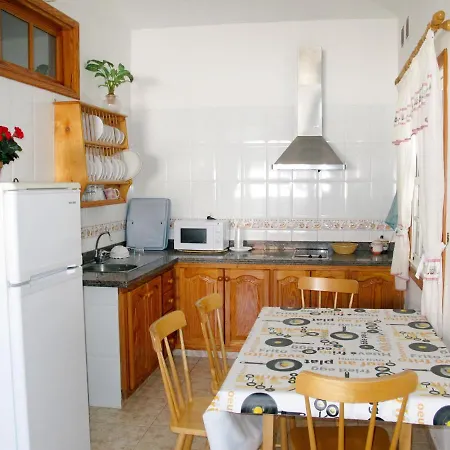 Holiday Home Los Abriguitos - ADE102