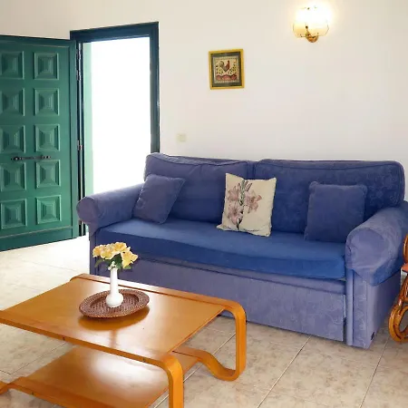 Holiday Home Los Abriguitos - ADE102 *